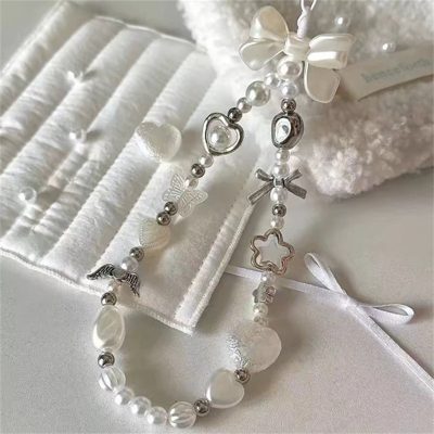 The pearl wrist strap